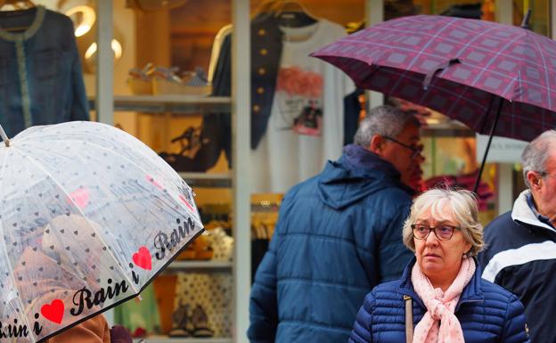 El tiempo en Asturias | Frío, oleaje, lluvia y nieve, protagonistas del puente