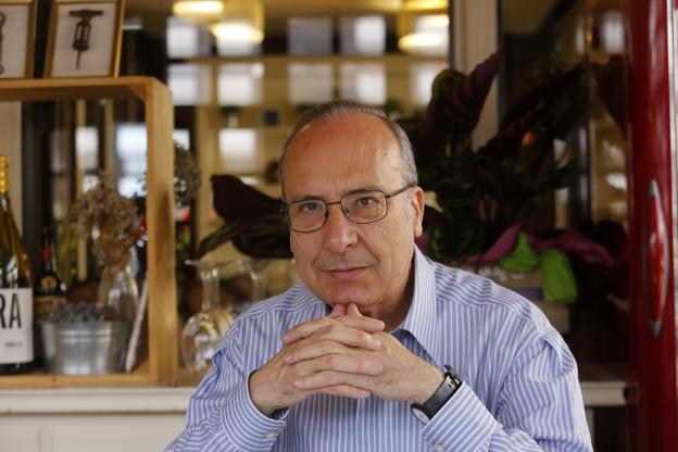 García Martín propone una tertulia impresa en 'El lector impertinente'