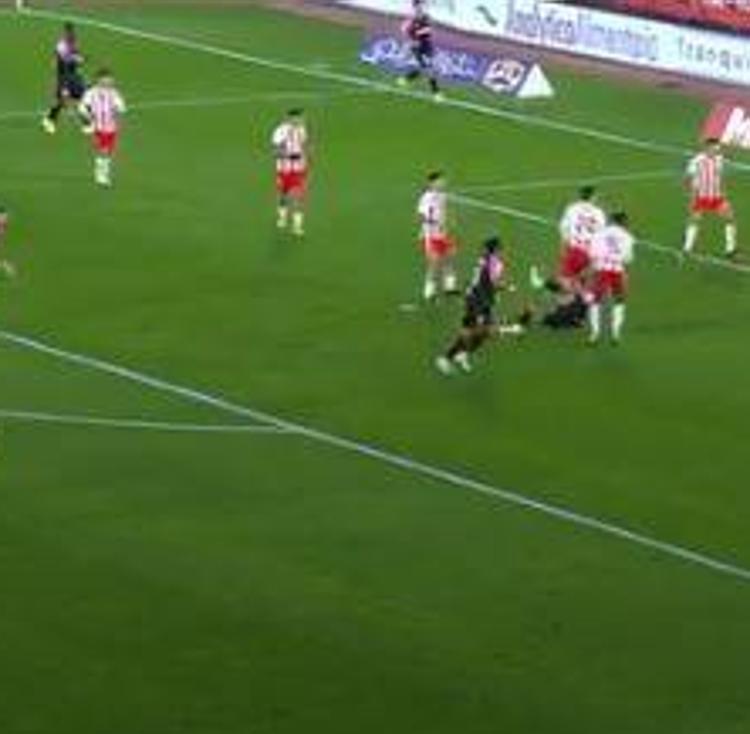 Vídeo: Un golazo de Abdón Prats vuelve a poner líder al Mallorca