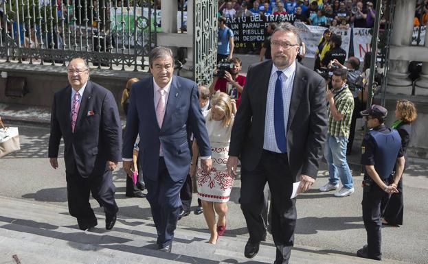 ¿Cuánto cobraba Álvarez-Cascos en Foro?