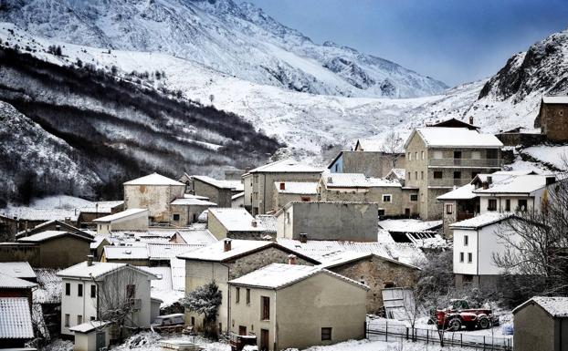 Tiempo en Asturias | 'Dora' llega a la región con nevadas, lluvia y viento