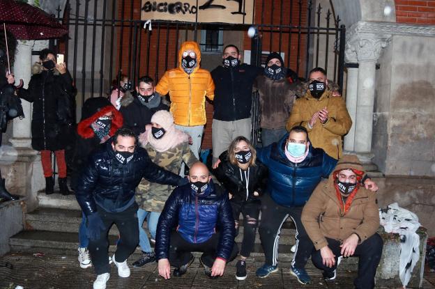 Los hosteleros del Nalón salen de sus encierros en iglesias