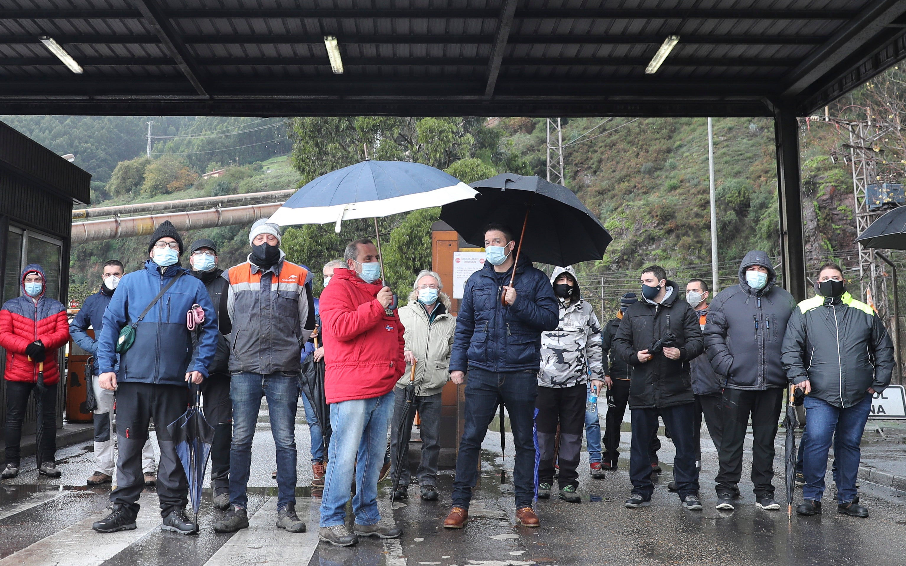 Arcelor levanta el cierre patronal de la acería y acepta iniciar la negociación de largos desde cero