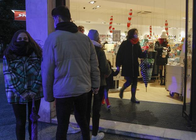 Compras navideñas contra el mal tiempo