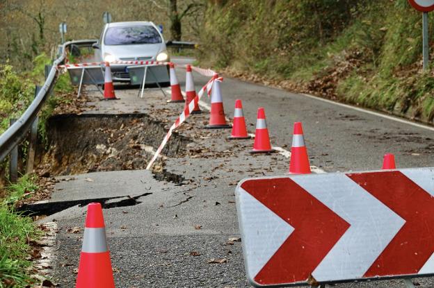 Restablecida la circulación en el puerto de San Isidro tras retirar un alud