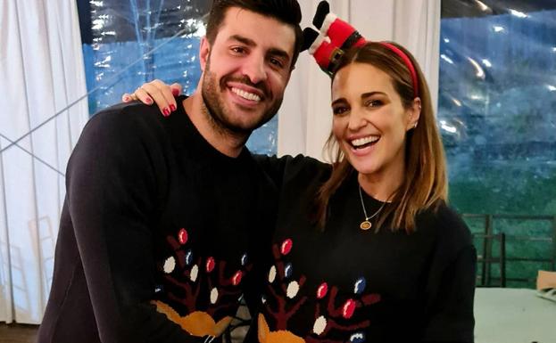 Paula Echevarría y Miguel Torres, compenetrados y navideños, presumen de embarazo