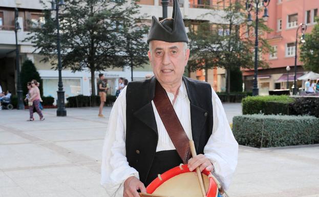 Fallece el tamboritero gijonés Ricardo Moreno 'El Colchoneru'