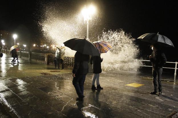 La Navidad empezará con lluvia y calor y terminará con frío