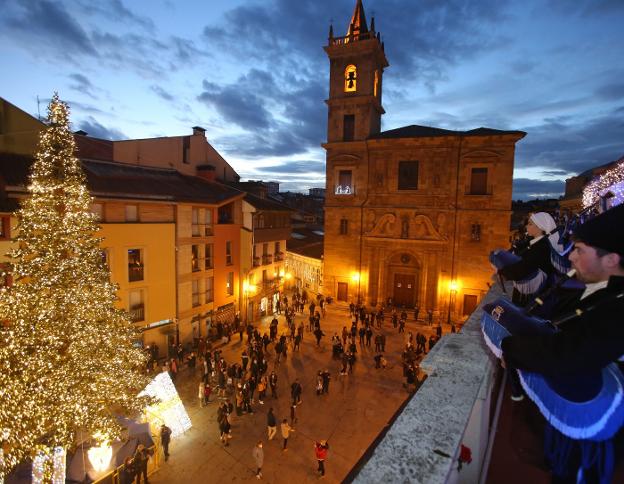 Oviedo estrena programación navideña con un lleno total