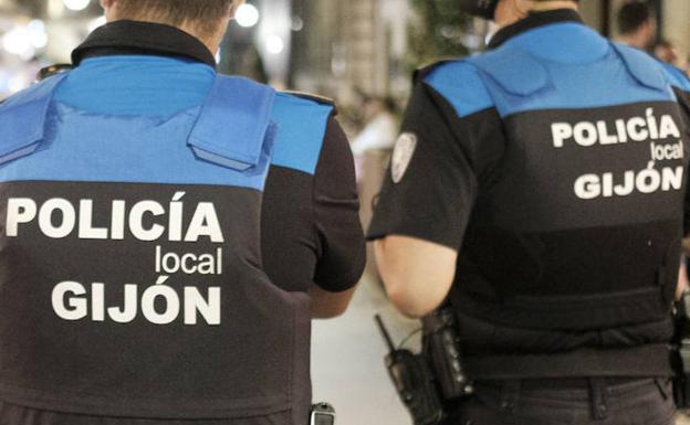 Cuatro denuncias por celebrar fiestas en domicilios y dieciséis sanciones por no llevar mascarilla