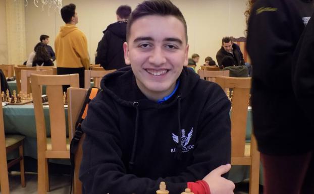 Iyán Guedes gana el sexto torneo del Ensidesa