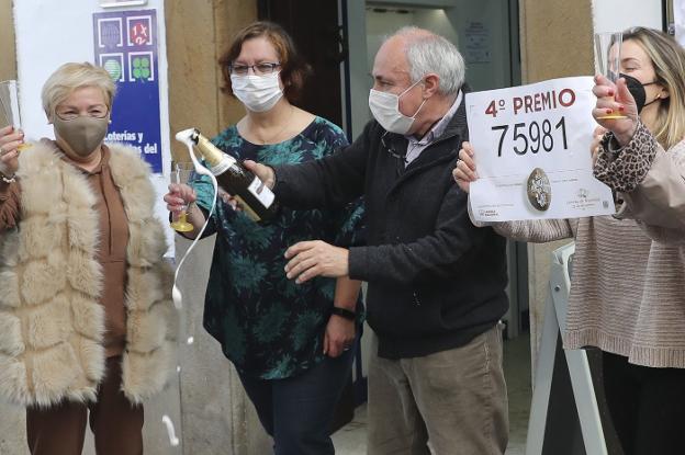 Belinda, la lotera de Villaviciosa que perdió a tres familiares por covid y repartió tres millones