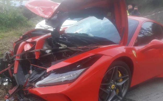 Cohete Suarez Se Estrella Con Un Ferrari Contra Otro Vehiculo En Soto Del Barco El Comercio