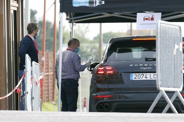 La Policía propone una sanción para dos jugadores del Sporting y otras diez personas, además del local del evento