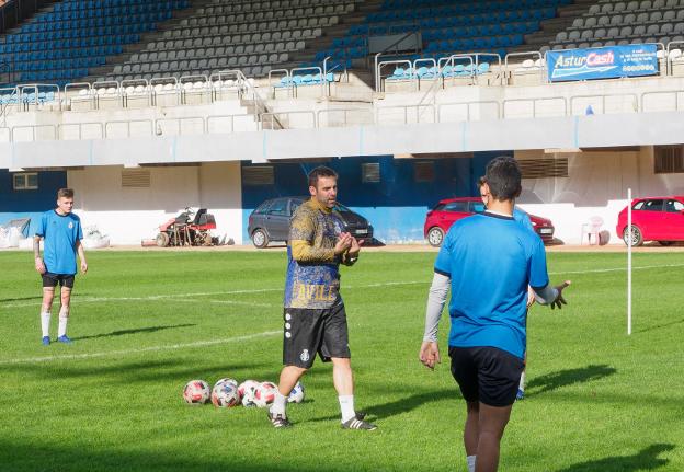 Real Avilés | «El partido con el Ceares no es una final, son tres puntos más»