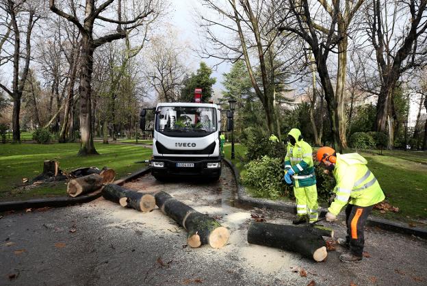 La escasa visibilidad causa una salida de vía en la A-66 sin heridos