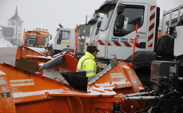 Asturias entrará mañana en la fase de alerta del plan de vialidad invernal por la nieve