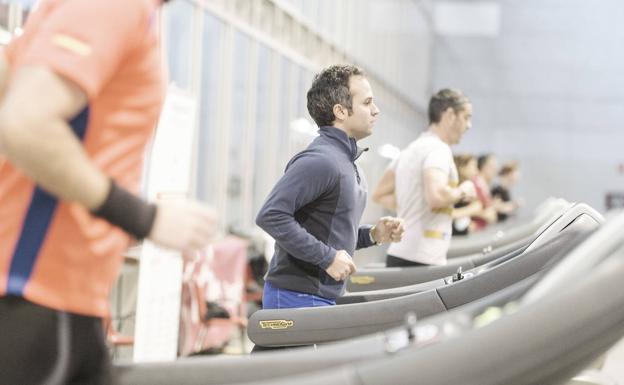 La San Silvestre de Gijón reúne a los mejores atletas de la ciudad en su clausura