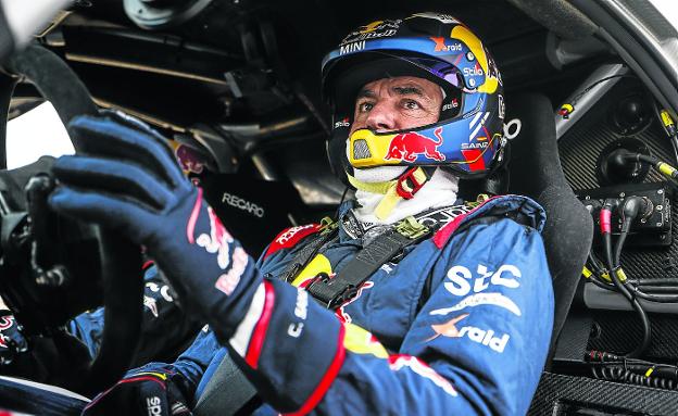 El Dakar empieza con susto para Carlos Sainz