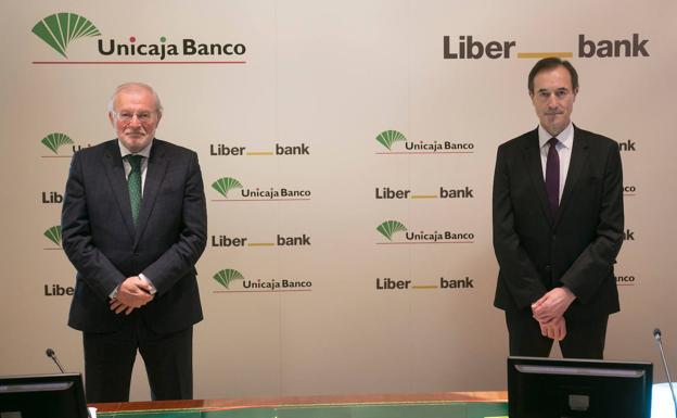 Liberbank y Unicaja estudian más fusiones para asegurar su posición como quinto banco del país