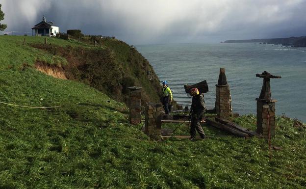 El hórreo del campo de La Garita, en Cadavedo, ya está a salvo