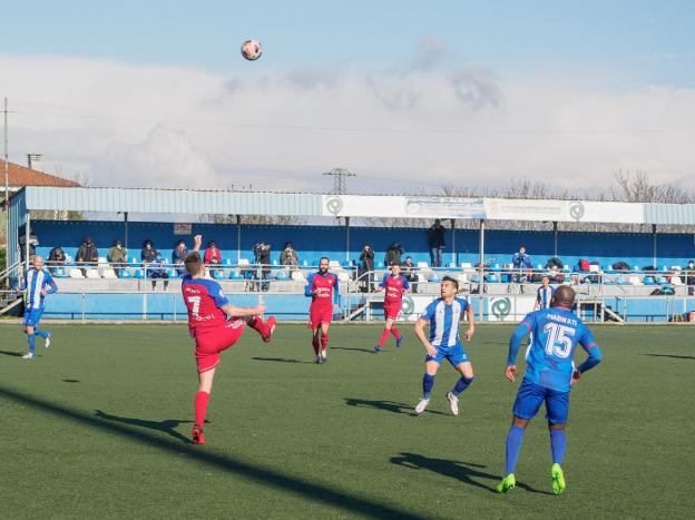 El Avilés se queda en el intento