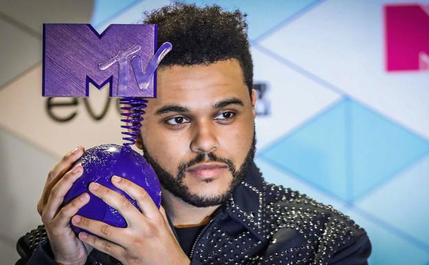 Los retoques del cantante The Weeknd causan estupor en la red