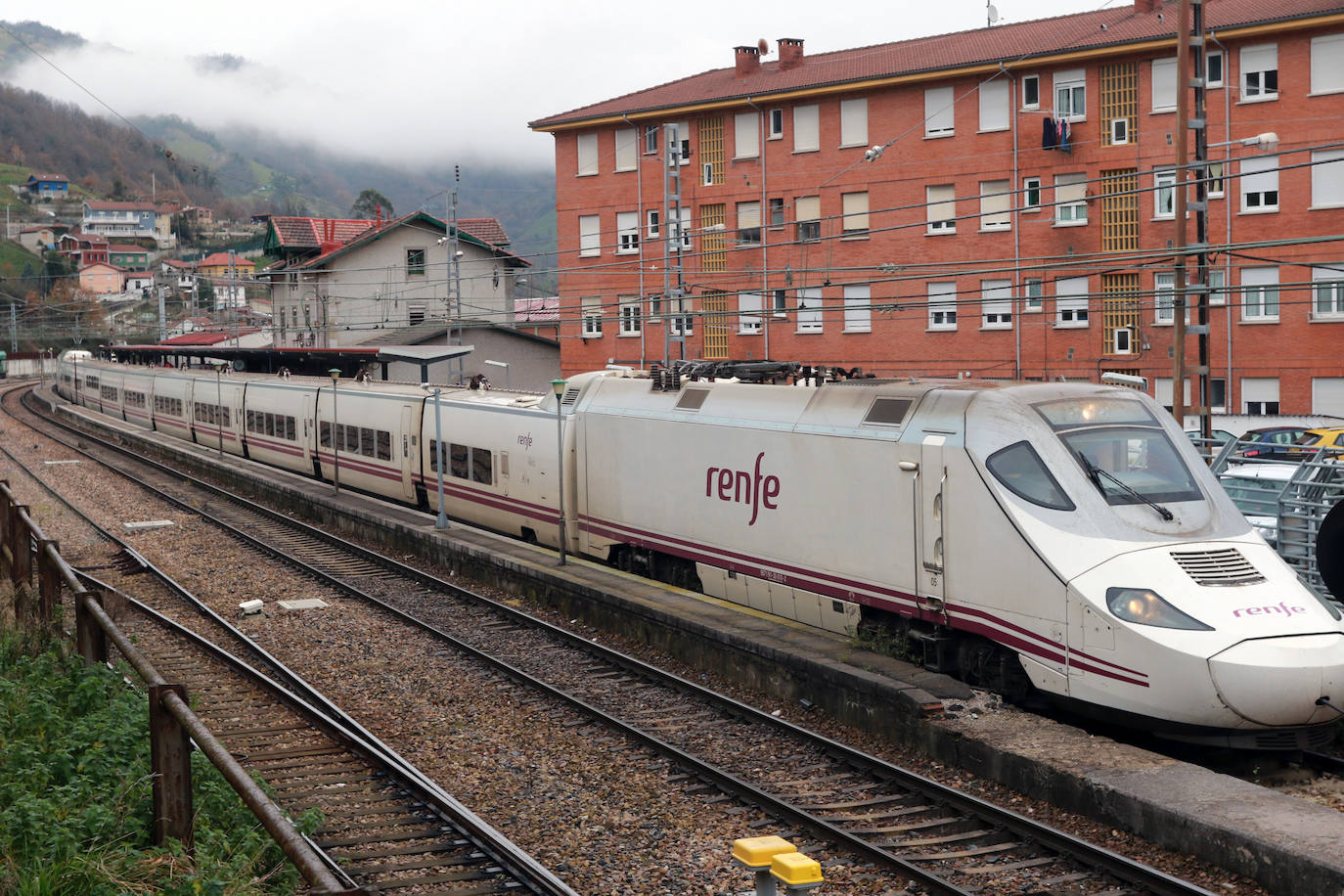 País Vasco y Logroño, accesibles desde Asturias en tren a partir del lunes