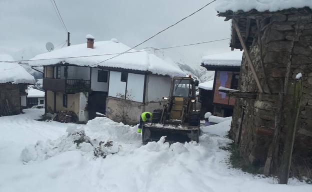 Borrasca 'Filomena' en Asturias | Educación suspende las clases presenciales en 38 concejos por la nieve