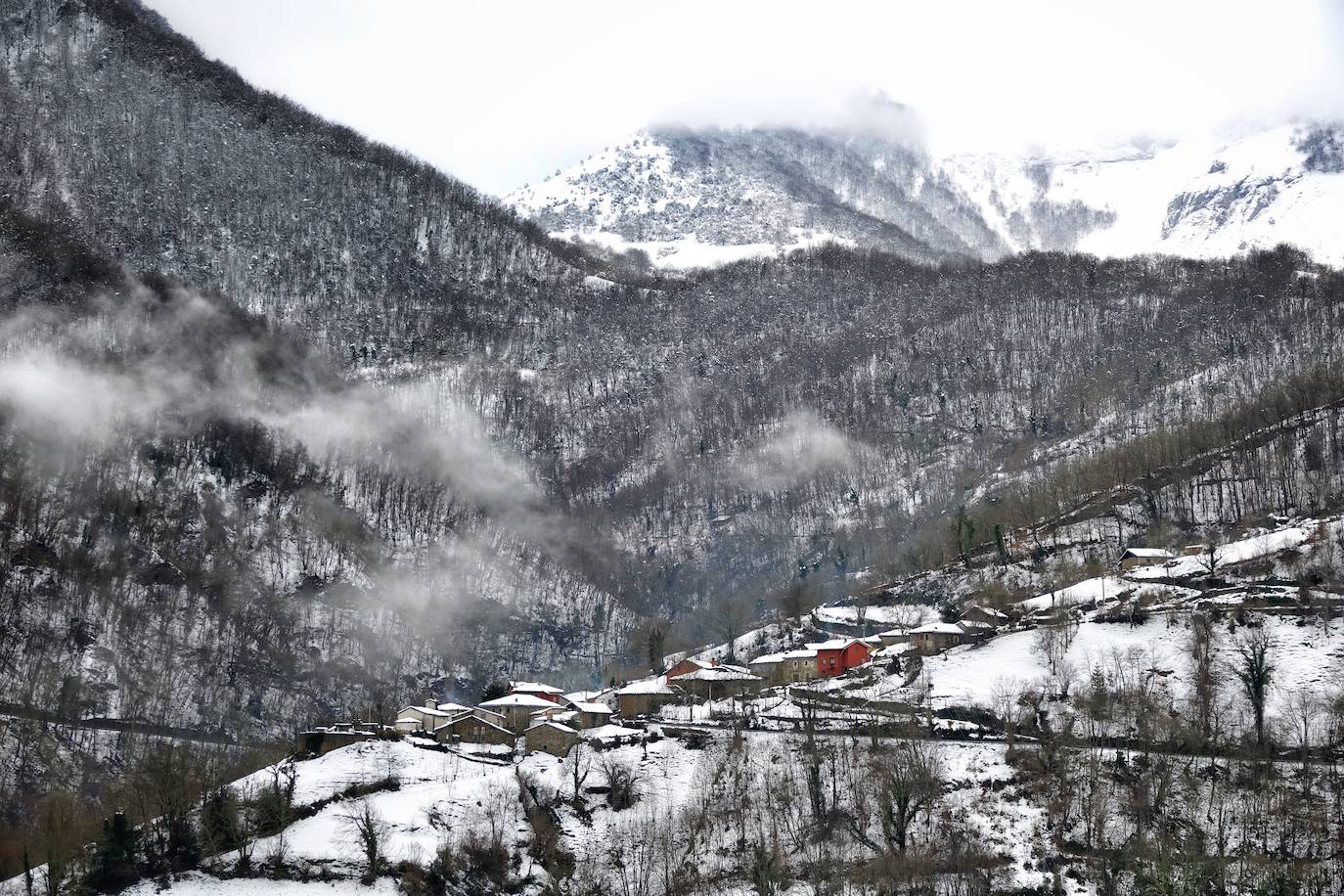 Asturias, un paisaje con hielo y nieve