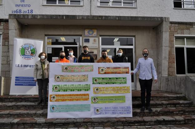 'Ablanín' hace cumplir las normas sanitarias en el instituto de Infiesto