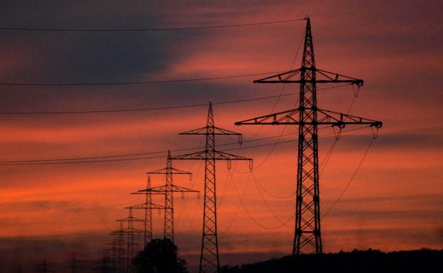 Ribera descarta nacionalizar eléctricas como exige Podemos: «No es buena idea»