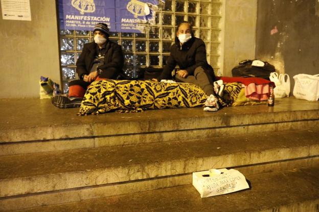 Servicios Sociales pide «acciones conjuntas» al Principado para ayudar a los sin techo