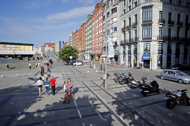 El paseo de Fomento llevará el nombre de Vicente Álvarez Areces