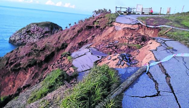 Los efectos del argayo obligan a modificar el trazado original de la Senda Costa Norte