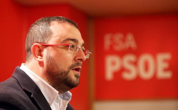 «Estabilidad para las electrointensivas y entrada masiva de renovables», prioridades de Barbón para la industria asturiana