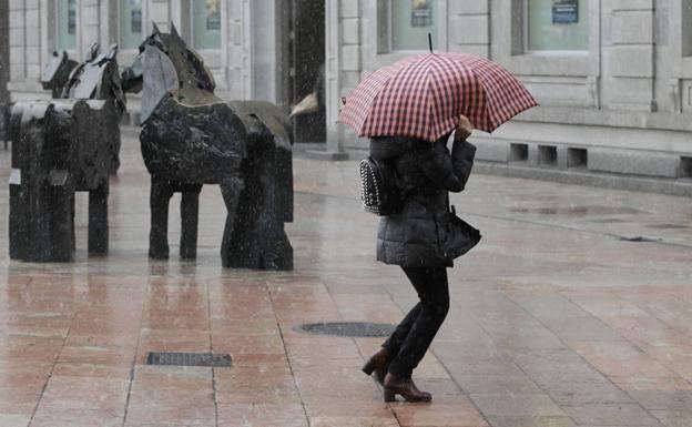 Asturias, en alerta por fuerte viento e intenso oleaje, y con nevadas sobre los 1.000 metros
