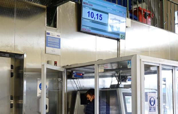 La subasta tradicional se afianza en la rula de Lastres con la meta de ser diaria y atraer a mayoristas