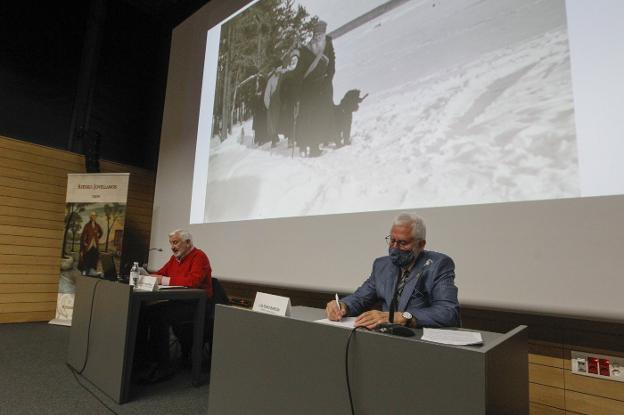 «Tolstoi hizo de su propia vida una novela contada»