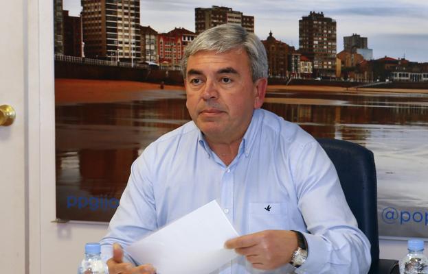 Más de cuarenta miembros de la junta del PP gijonés exigen explicaciones a Mariano Marín