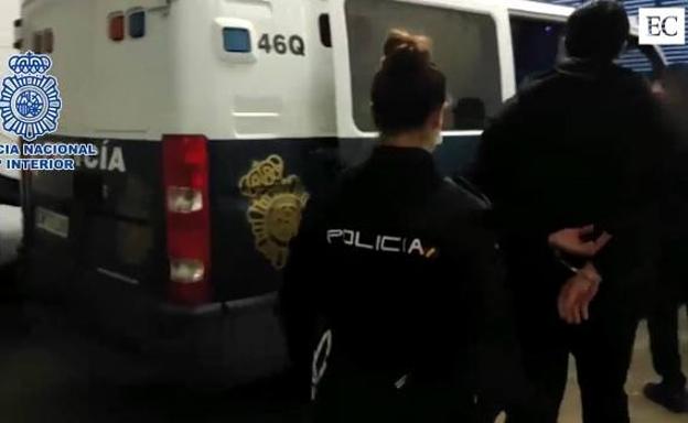 Detenido un joven que se hacía pasar por enfermero para robar en un hospital de Gijón