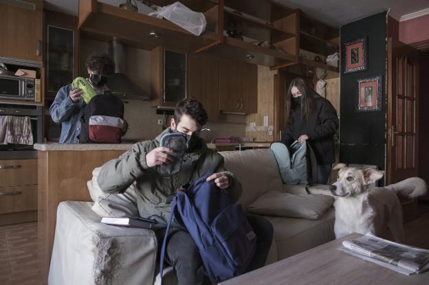 Vivienda busca piso definitivo para los hermanos de La Calzada