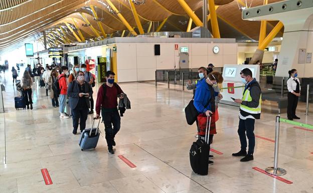 Barajas, acreditado como «aeropuerto seguro» ante el coronavirus