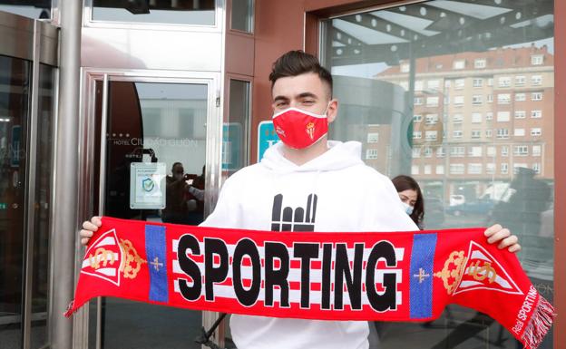 Campuzano llega al Sporting «a conseguir el objetivo de subir a Primera»