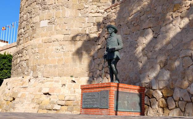 Vox se opone a retirar una estatua de Franco en Melilla, la última que queda en una vía pública española