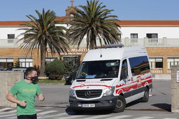 El Sanatorio Marítimo deriva 21 residentes a centros sanitarios para garantizar su aislamiento