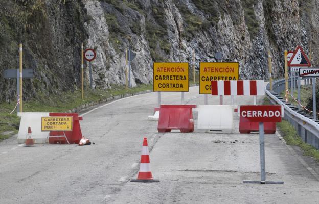 Los grupos municipales de Aller se unen para reclamar «seguridad» en San Isidro