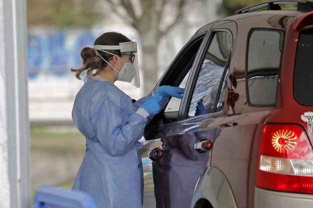 Asturias roza los 700 ingresos por la covid con las UCI al límite de capacidad