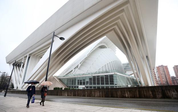 Vecinos de El Cristo piden al Consistorio que compre la galería del Calatrava