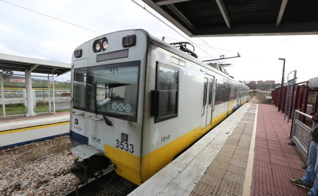 La línea Gijón-Laviana de Feve tiene cuatro taludes inestables y el 31% del carril en mal estado